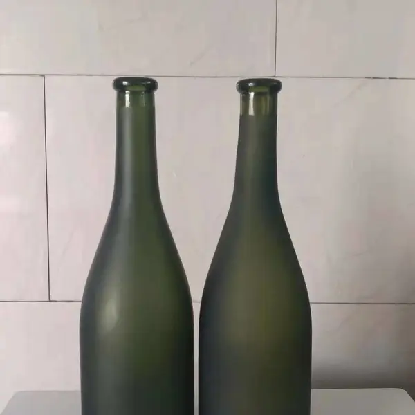 ������������ƿ���ҿ�������750����ī��ɫ���ڲ������Ѿ�ƿ