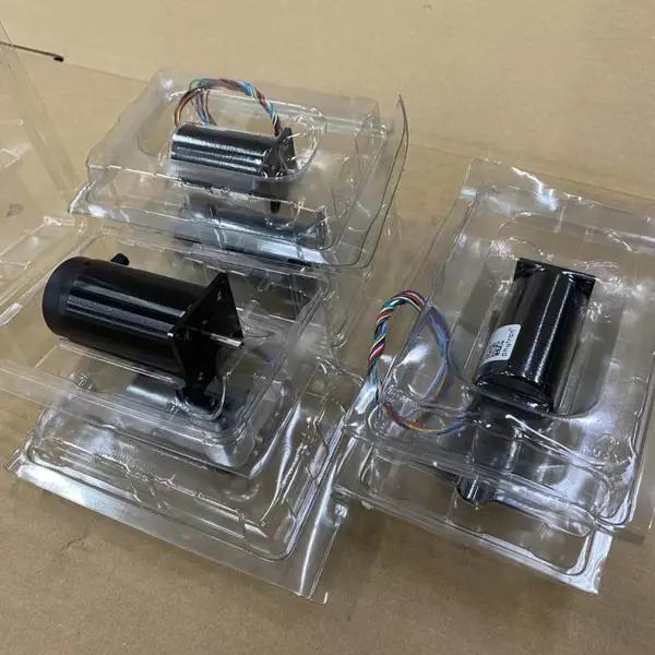 德国Phytron两相混合式步进电机ZSS 33.200.1,2-8L用于机器人制造行业