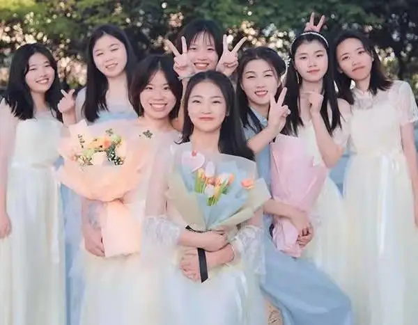 毕业礼服 学院风礼服 小清新礼服出租 定做 拍毕业照