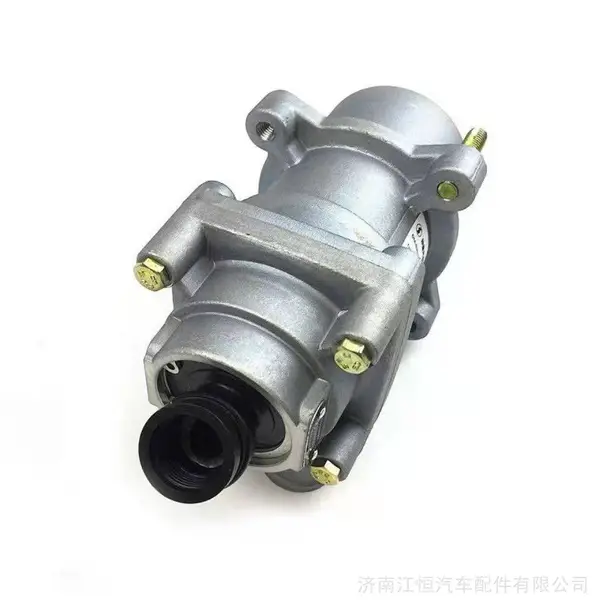 HOWOA7刹车总泵 豪沃A7刹车制动总阀 HOWOA7WP10油底壳护板WG9725939112