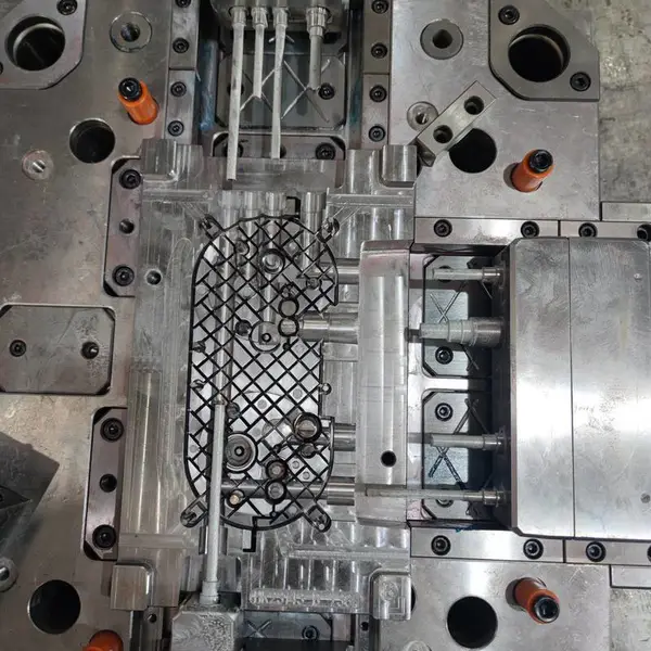 清远,梵浦洛模塑,承接净水器集成水路板模具,注塑