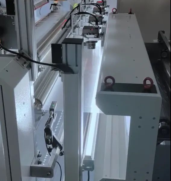 光合智能表面瑕疵在线检测系统 实时识别膜材缺陷、自动贴标报警
