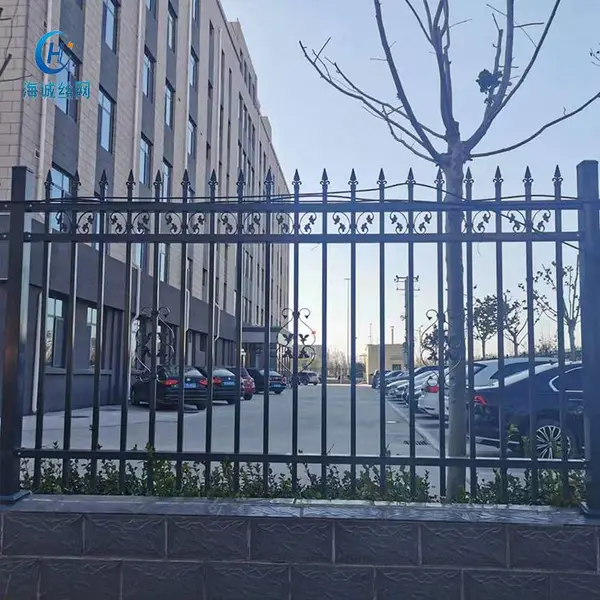 别墅庭院钢护栏 欧式小区铁艺大门 农村铸铁栏杆简单结实耐用