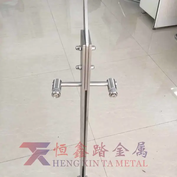 304不锈钢工程立柱 玻璃防护栏立柱 双挂不锈钢楼梯立柱定做
