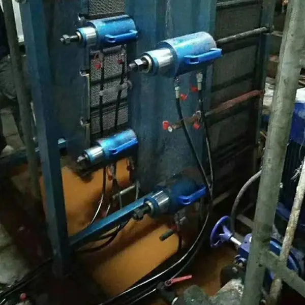 新疆板式换热器拆装液压扳手 换热片液压夹紧器 换热器专用夹紧器