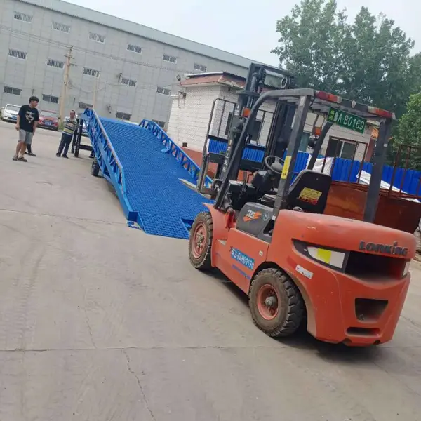 ����ֱӪ�ƶ�ʽҺѹ�ǳ���_�߶ȿɵ�����ͷ�ֿ⼯װ��_ж��ƽ̨8��