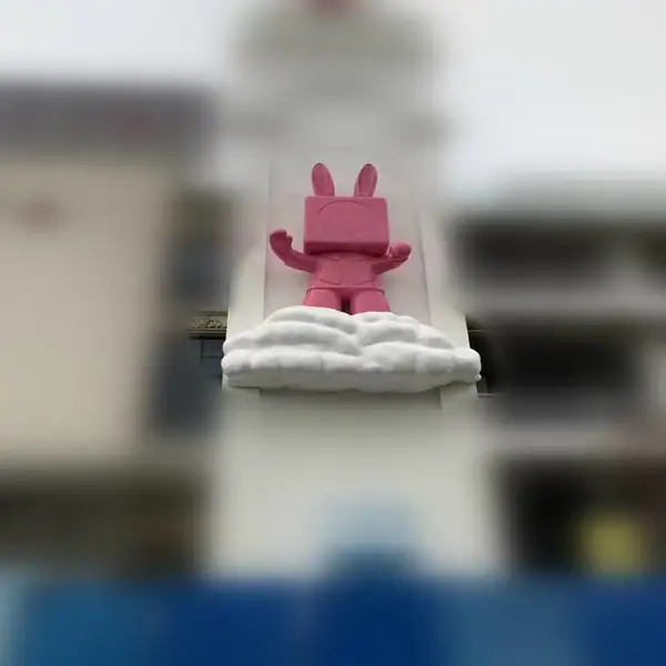 供应佛山陶瓷城陶时代吉祥物雕塑玻璃钢卡通兔子雕塑