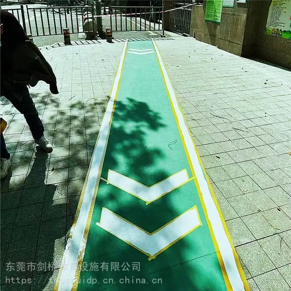 海口慢行道防滑透水路面|透水地坪施工材料校园应用案例
