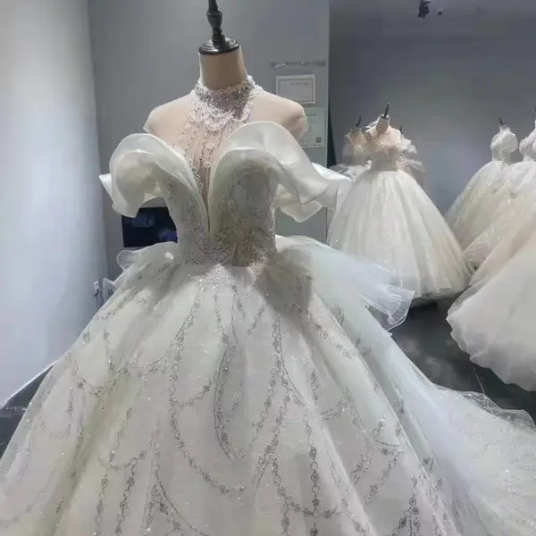 深圳婚纱礼服批发市场2023新款婚纱礼服工厂实体店