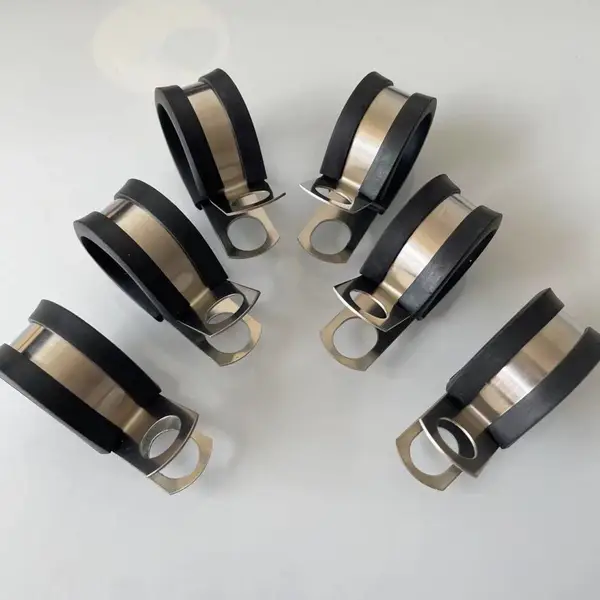 R 型连胶条喉箍 不锈钢包胶管夹 绝缘减震管卡 机床电气管线固定管夹现货