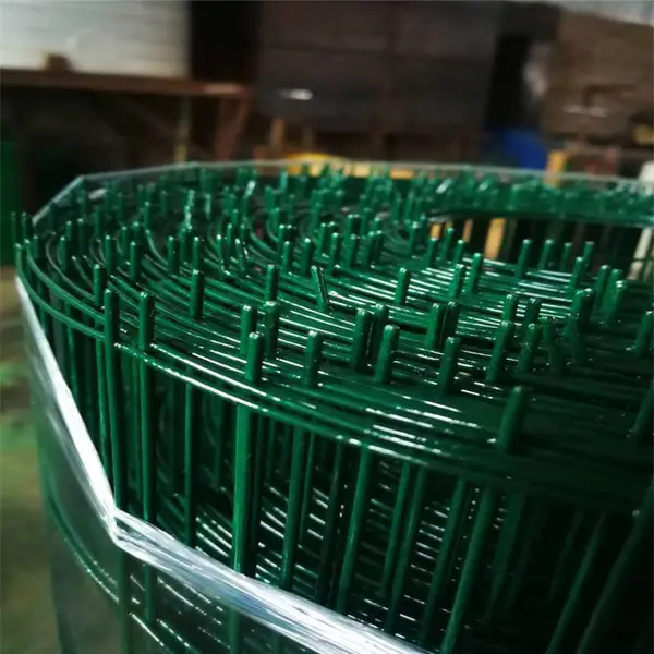 优盾硬塑养殖铁丝网围栏荷兰网浸塑果园防护网