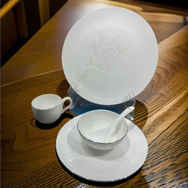 陶瓷餐具,是生活里不动声色的美学大师