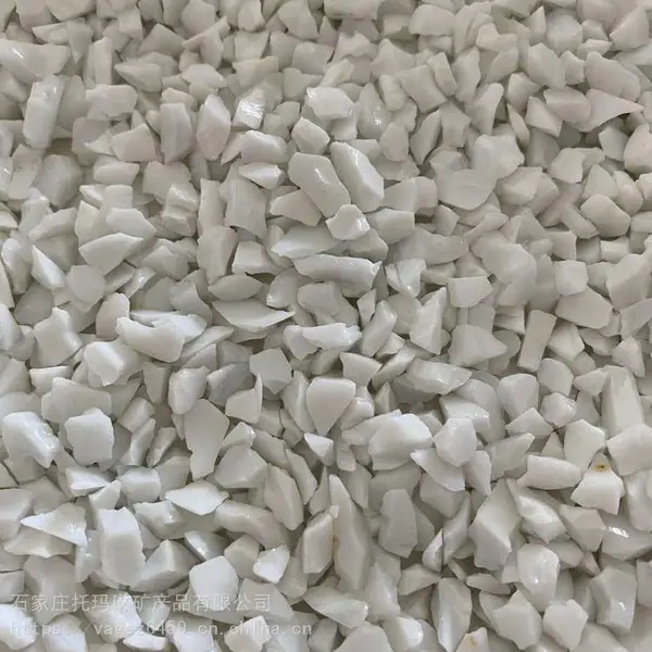供应玻璃碎 玻璃微珠 浅蓝玻璃砂 2-4mm玻璃砂