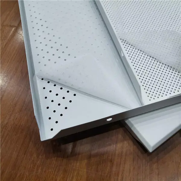 铝扣板 工程铝吸音扣板厂 家 喷涂冲孔铝板 600×600×0.9mm