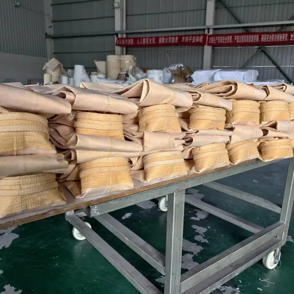 【鑫泉环保材料】氟美斯滤袋耐温180度 垃圾收运站除尘用 耐酸碱厂家直供