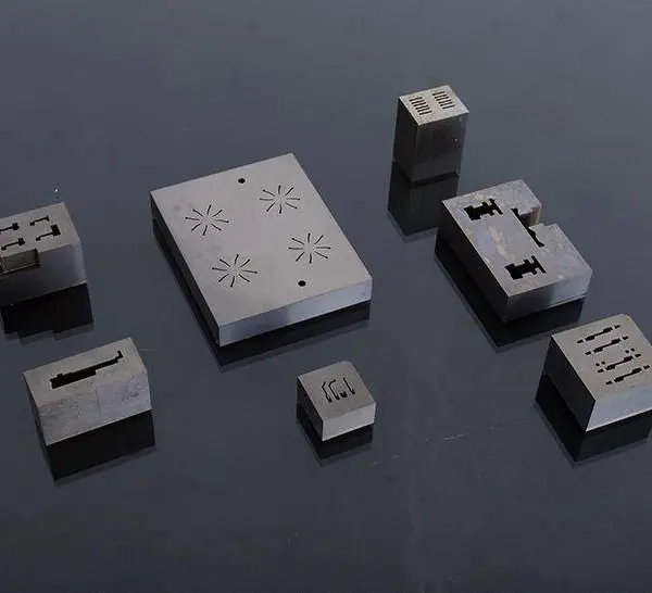精密汽车连接器模具及零件加工高精度公差0.001,RA0.01-0.05光洁度镜面效果源头精密模具加工厂