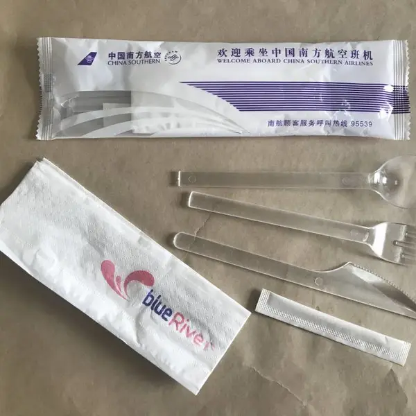 纸巾包装机/筷子/牙签 /刀/叉/勺子/全自动包装机/塑料杯 碗/吸管/四边封/无纺布自动包装机