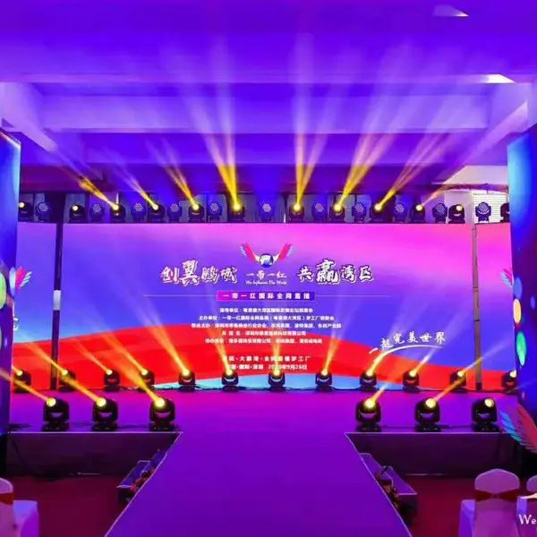 桁架背景展板展墙安装舞台搭建_会议活动策划执行+年会舞美灯光租赁一桌子座椅音响服务