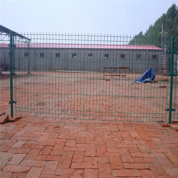 厂区护栏网 铁艺隔离栅 钢板隔离栅 电焊网隔离栅 焊接网隔离栅