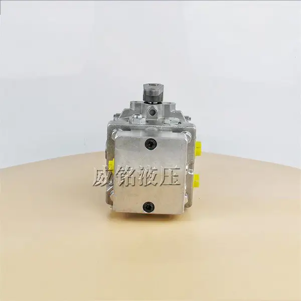 驾驶式压路机变量柱塞行走泵HZB-13-17型号TOMIW液压