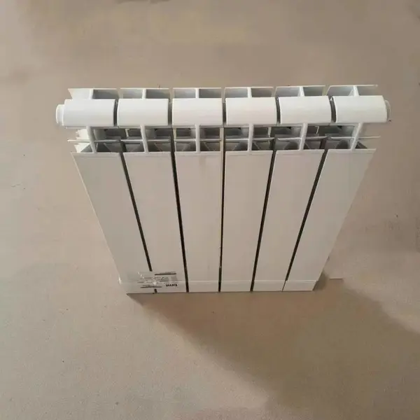 GLZY9-8/10-1.0型钢铝压铸柱翼型散热器 钢铝压铸柱翼散热器