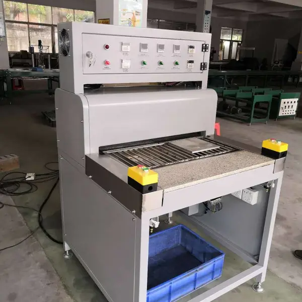 PVC软胶商标礼品烤箱 滴塑烤箱自动出模具 PVC滴胶成型滴塑烘箱