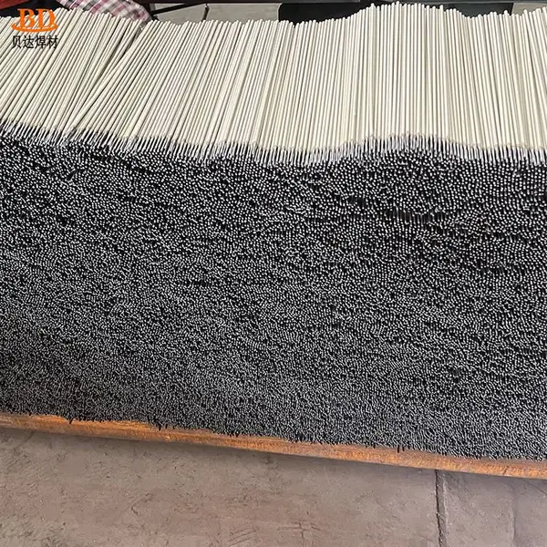河北供应E7018低氢钠型焊条 低合金高强钢焊材 桥梁工程用