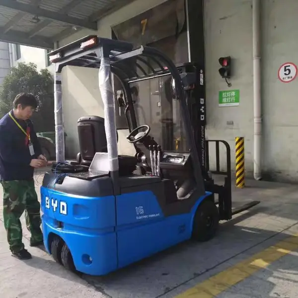 �������ǵϹɷ����޹�˾:�泵,�綯�泵,﮵�泵