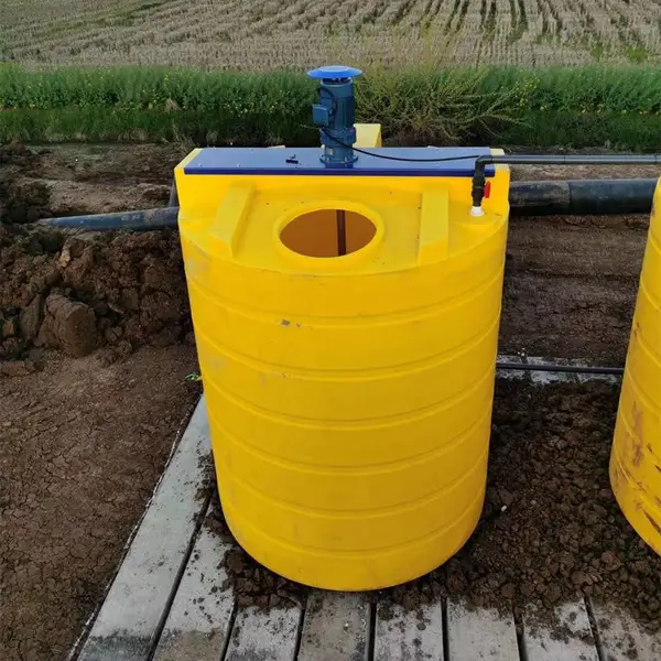 3吨灌溉水箱 水肥液态肥搅拌桶 3000L电动自动加药装置