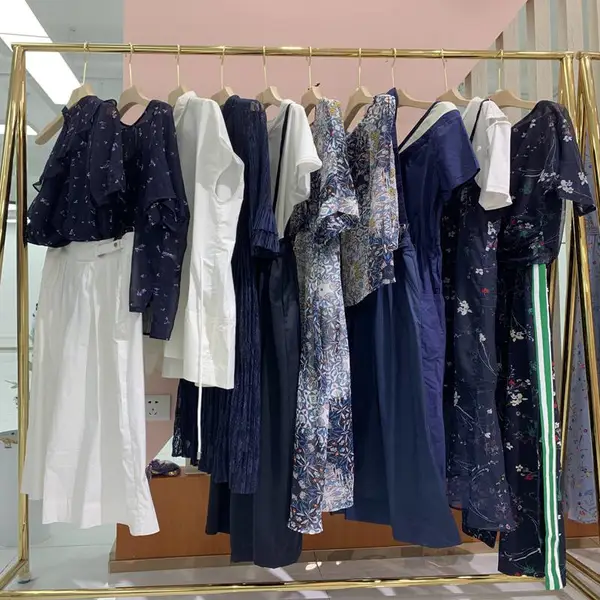 杭州***三彩三标齐全全新直播实体店一手货源