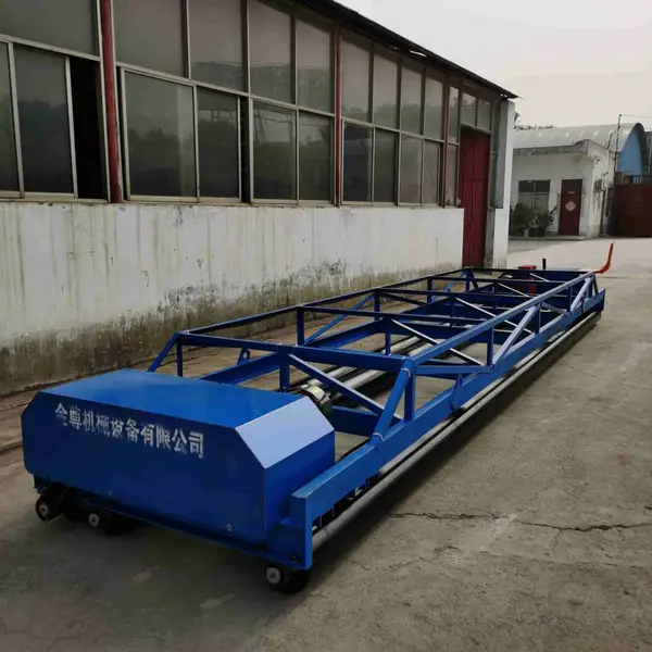 三滚轴绞龙式摊铺机路面滚筒式整平机厂区地面二轴摊平机