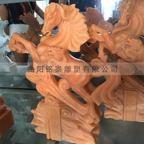 石雕马到成功晚霞红摆件桌面工艺品架摆放战马雕刻工艺品