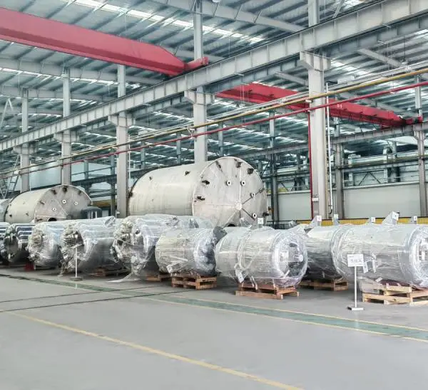 鑫氟隆化工容器高端封头容器反应釜制造级里衬塑