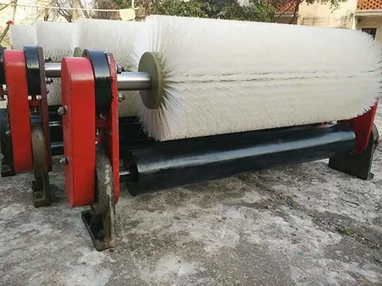 供应AY安源电动滚刷式清扫器