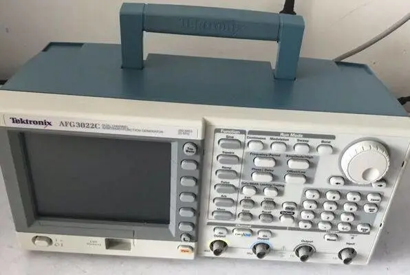 ���Ⲩ�η�����AFG3022C���� AFG3022C�չ�