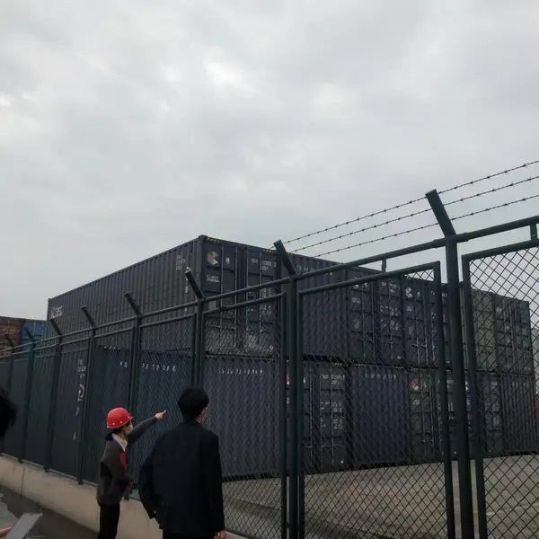 运城提货春卷皮机烧烤炉及用品到俄语区巴库运输多式联运