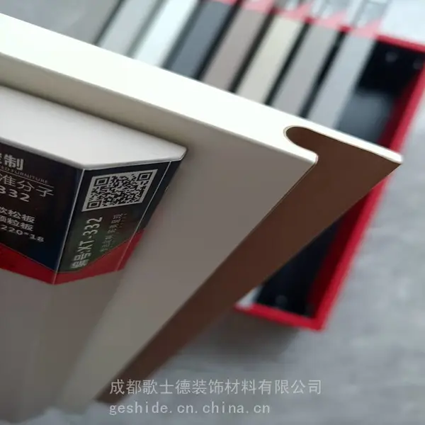 成 都柜门 成 都柜门定制厂家 成 都衣柜门 成 都橱柜门