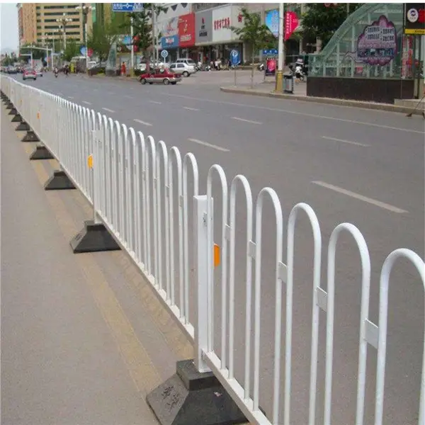 市政钢管移动护栏 市政道路隔离护栏 交通隔离铁网