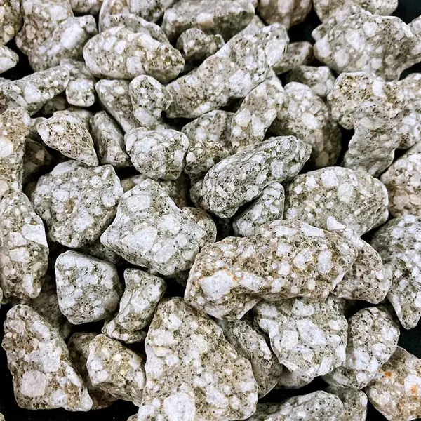 供应多肉铺面麦饭石颗粒 水族箱用麦饭石 黄金麦饭石粉