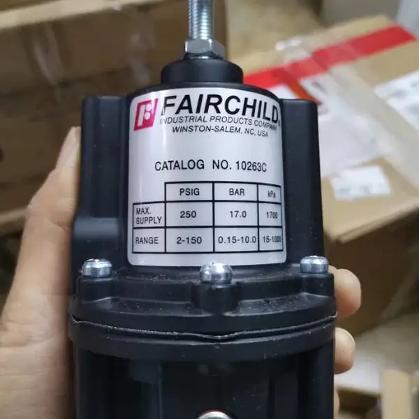 ��Ӧ FAIRCHILD ��ѹ�� ***0263C