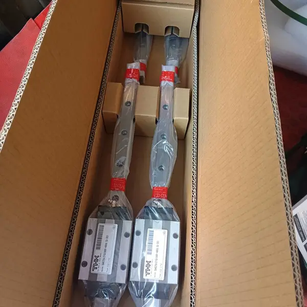 THK导轨滑 SVS25LR1ZZC0E+390L-II ，光伏设备精密加工件