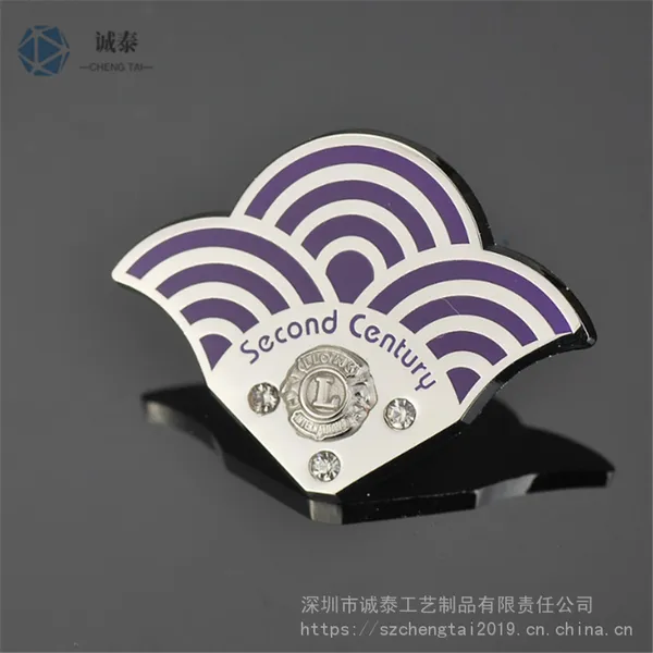 ����������룬��ʿ��װ���£�����Ա���ػ�