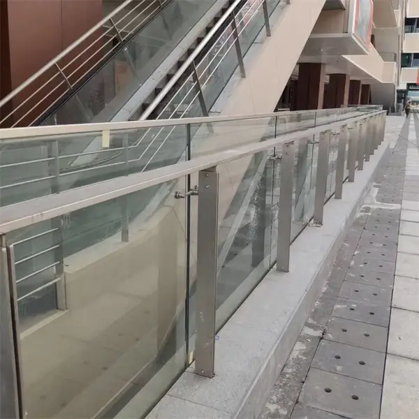 工程单片不锈钢楼梯立柱 耀荣 生产304/316激光切割栏杆柱