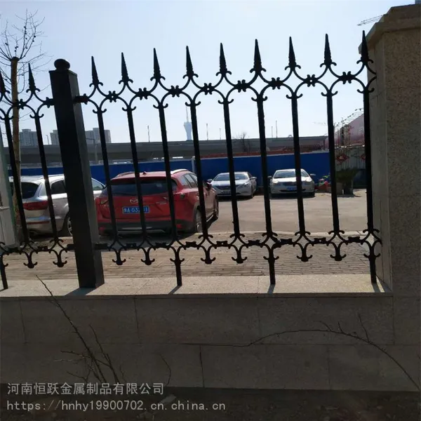 ��Ӧ֣��С��ѧУ����Χǽ���� ��·�̻�п�ָ����� Ժǽդ��
