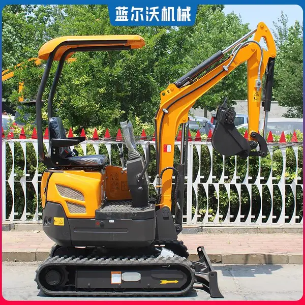 25微挖 犀牛微型挖掘机 山东小型微挖 城市道路建设多用途挖掘机