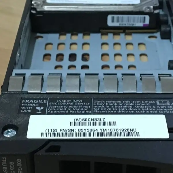 3546 85Y5864 00L4521 600GB Storwize V7000存储柜硬盘