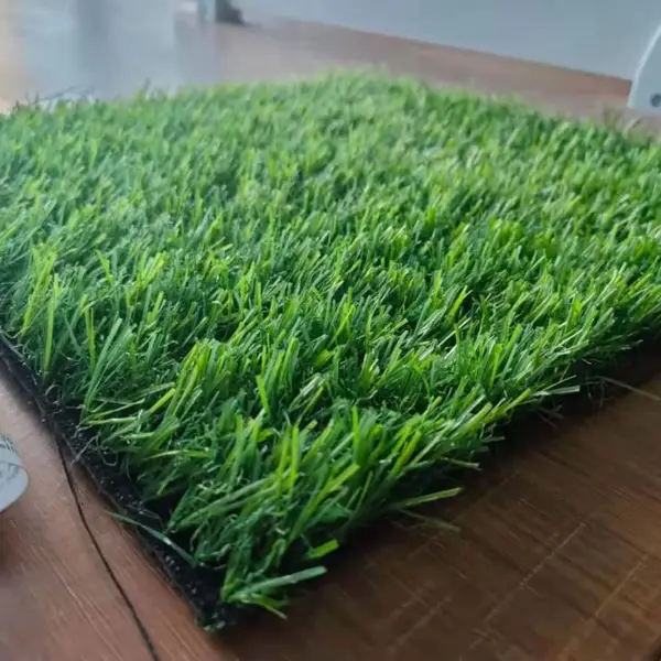 新娜丰人造围墙草 围栏人造假草 市政工程工地围栏绿色植被围栏草