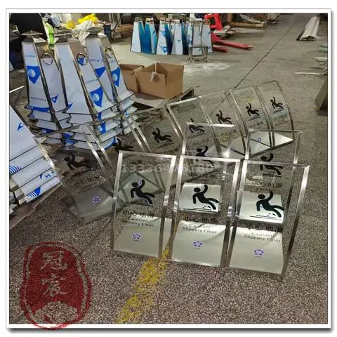 售楼中心不锈钢烤漆门口机立柱双色智能机座加工工厂