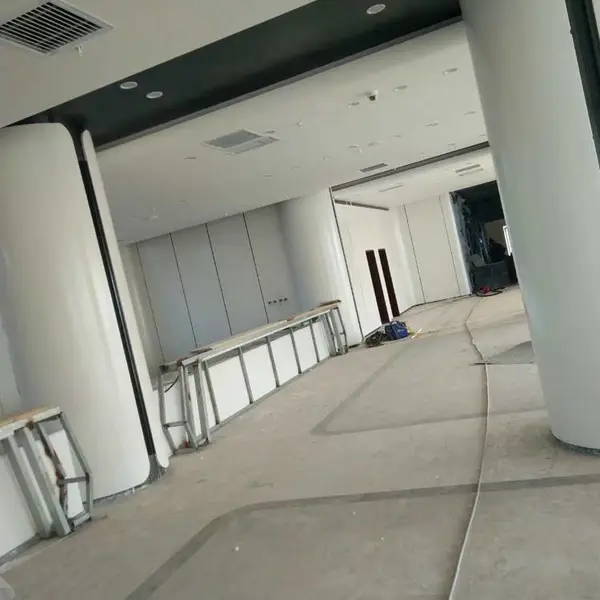 停车场装饰立柱外包铝板 弧面装饰柱子外包铝板 干挂胶缝铝单板