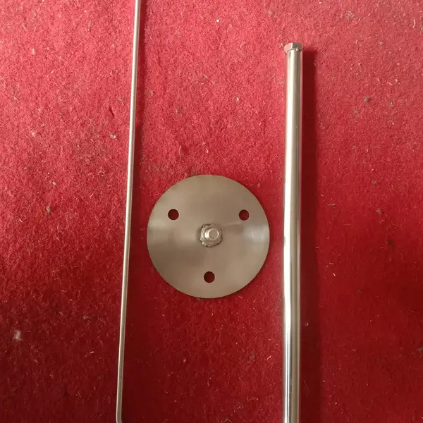 煎药机。挤压器。挤药器。穿杆,穿棍。叉子